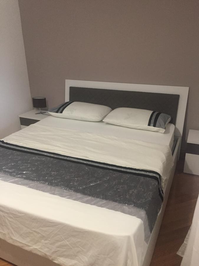 Maison Burlesque Bed & Breakfast *